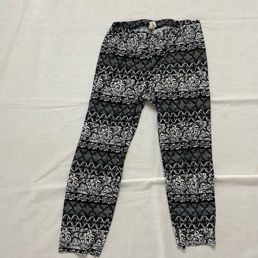 Junior sized leggings.